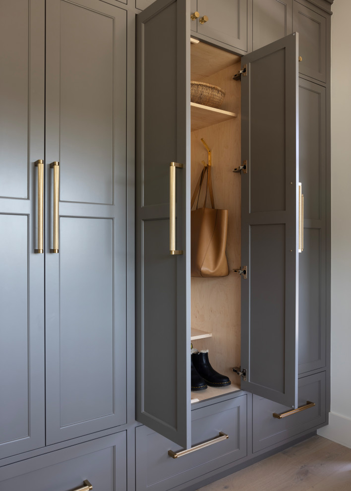 Entryway - transitional entryway idea