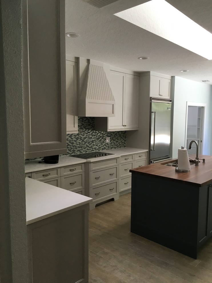 Transitional kitchen photo in Miami