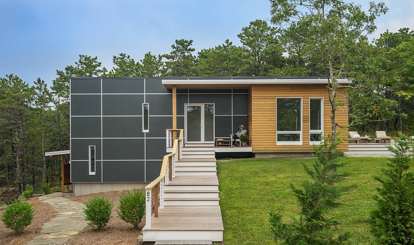 Houzz Tour: Modern and Energy-Efficient on Cape Cod, image size:1352x800