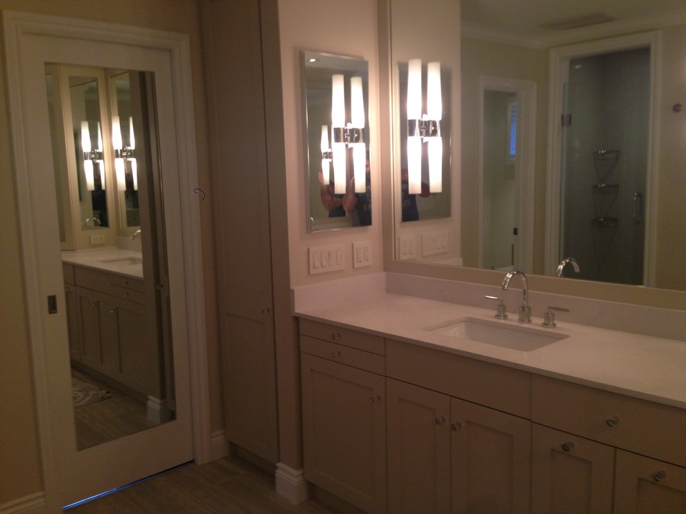 Home design - transitional home design idea in Toronto