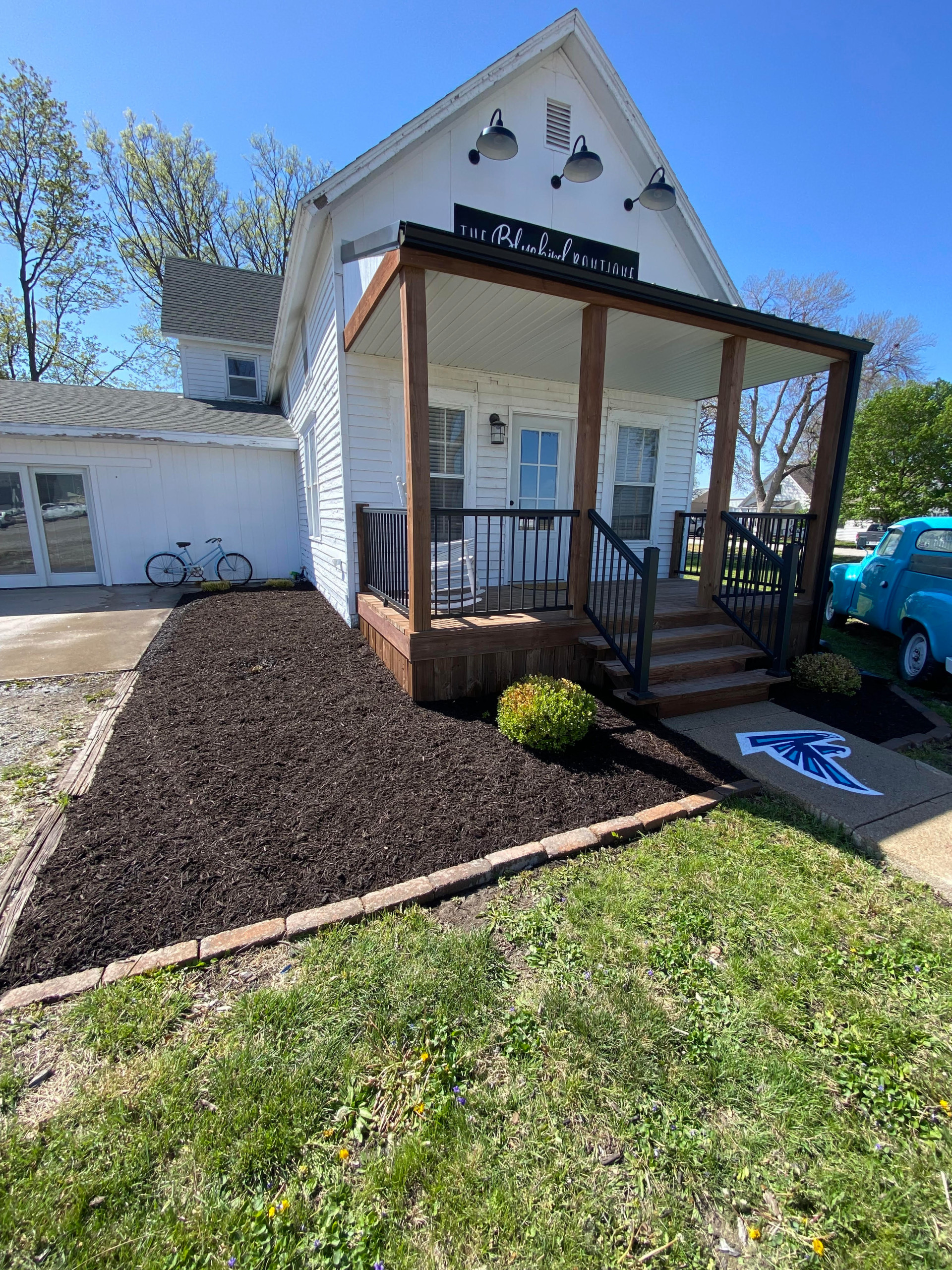 Boutique Spring Cleanup & Mulch