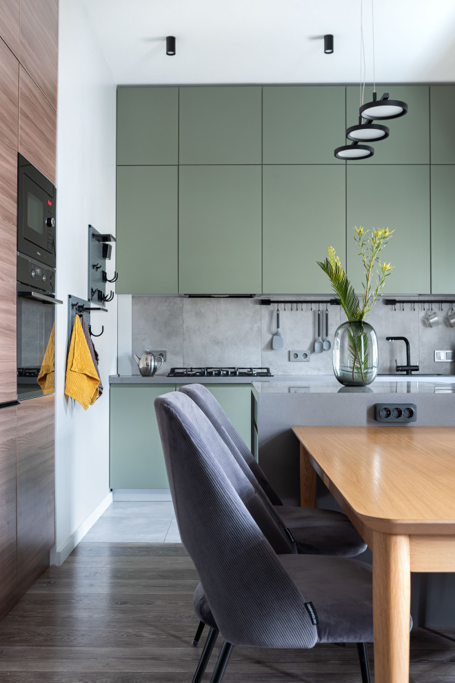 КВАРТИРА С ЯРКИМИ АКЦЕНТАМИ В СТАРОМ ФОНДЕ