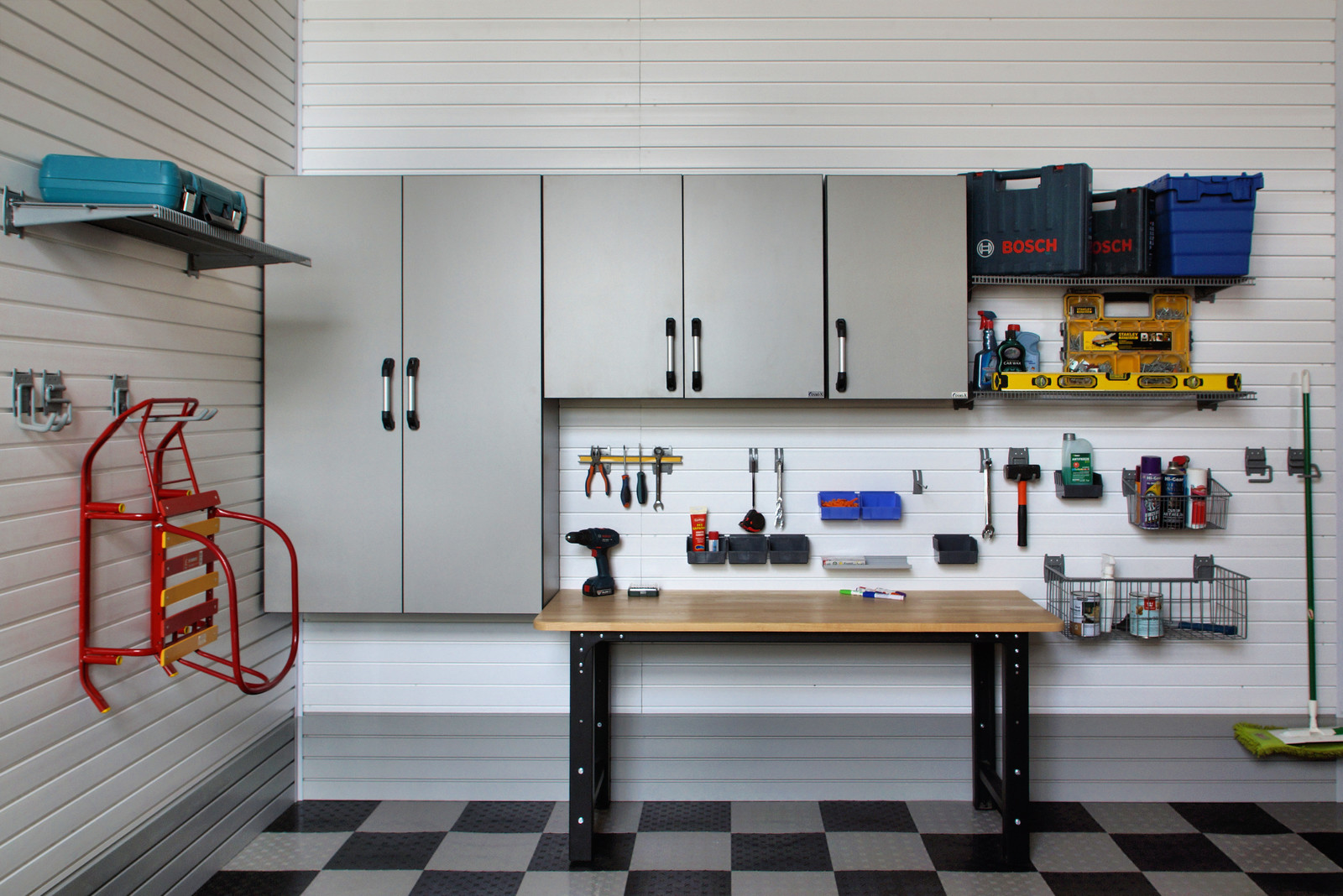 Как нам обустроить гараж