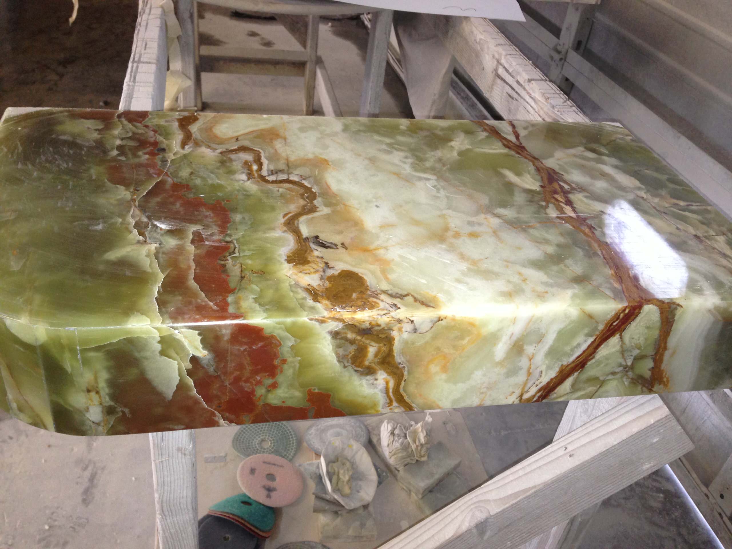 Onyx shower seat