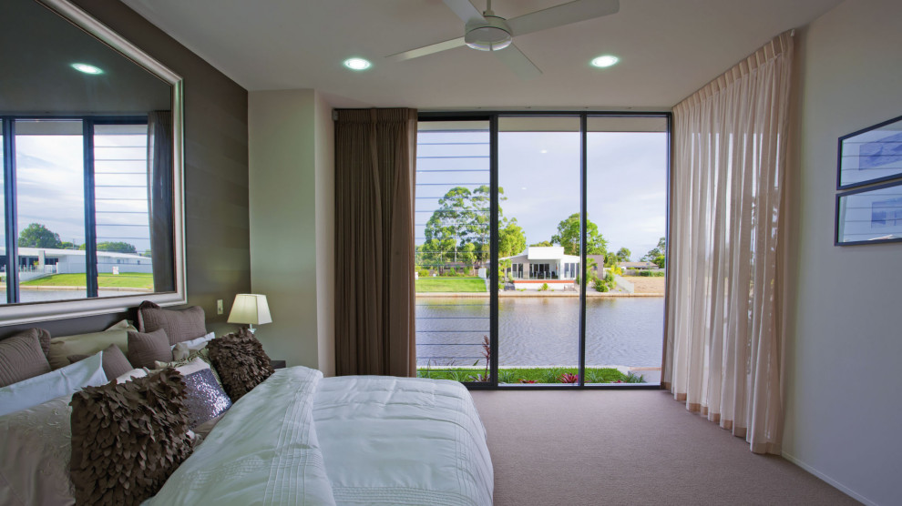 Inspiration for a modern bedroom in Sunshine Coast.