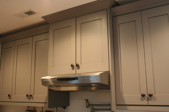 Harrington De american-traditional-kitchen
