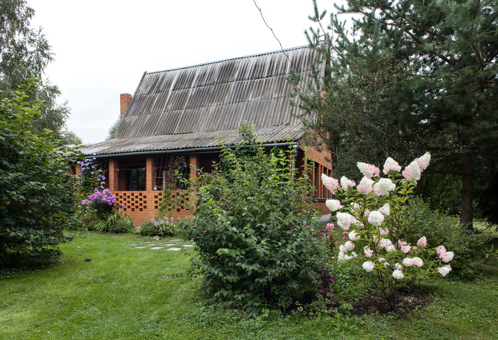 Летний домик в деревне с семейной историей.