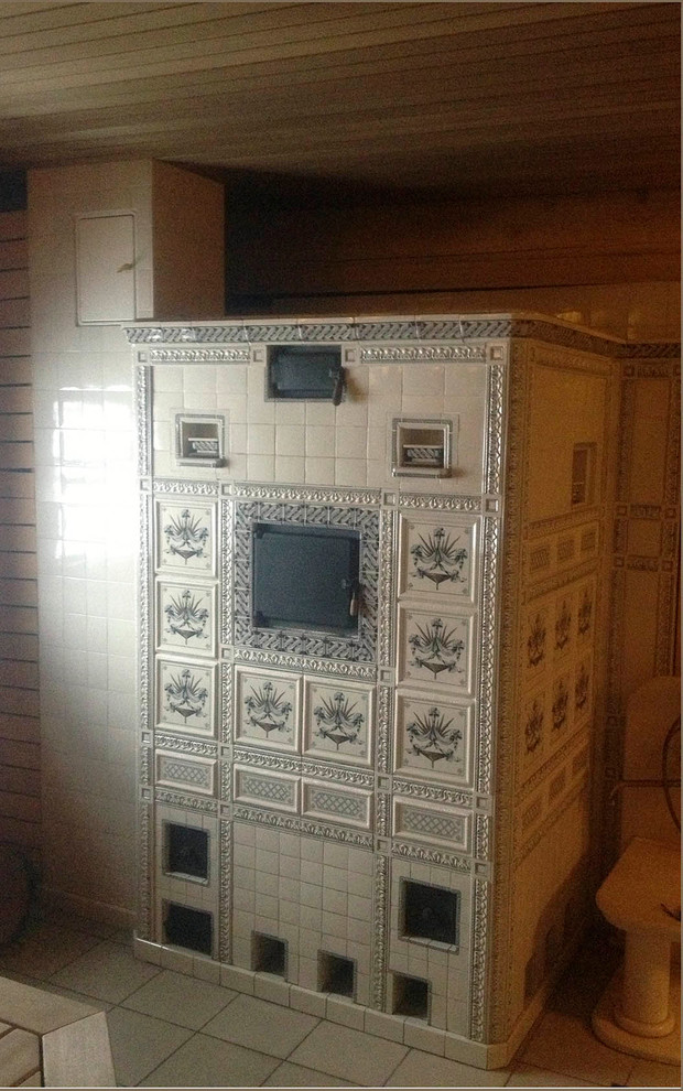Авторский камин с облицовкой из фарфора с ручной росписью под ключ