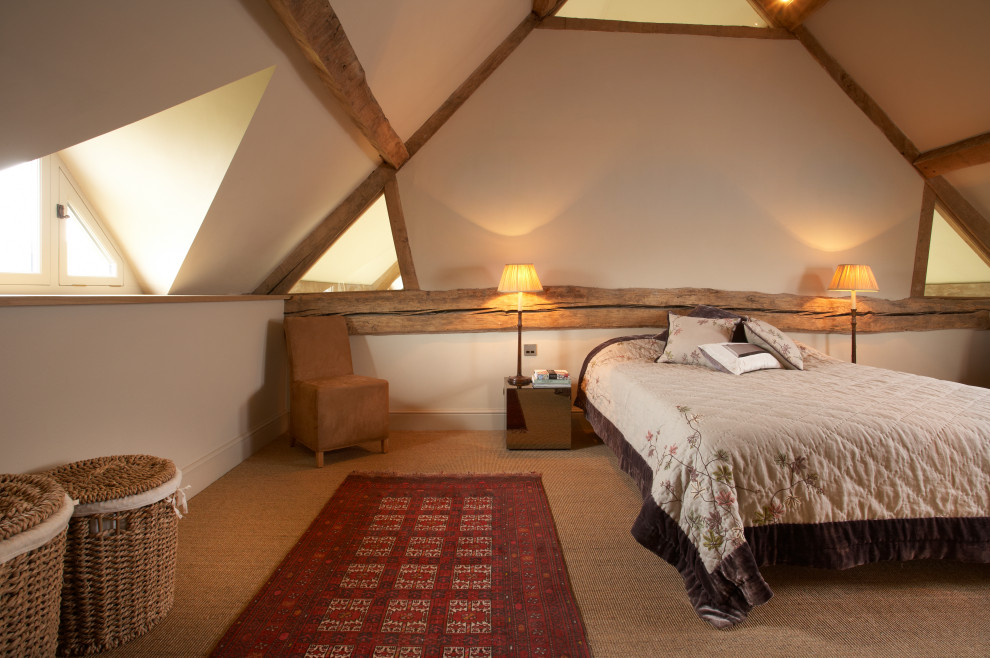 Bedroom - cottage bedroom idea in Gloucestershire