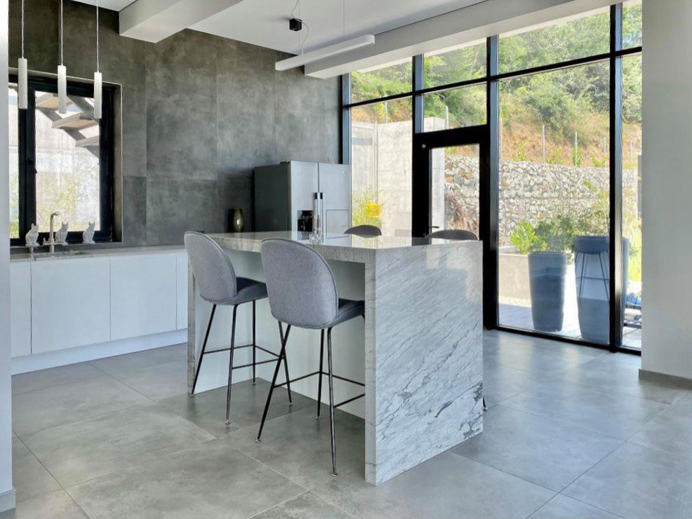 дом с видом на море