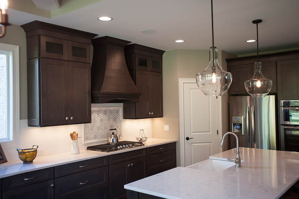 Kitchen - kitchen idea in Cincinnati