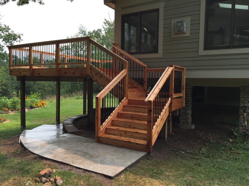 Example of a backyard deck design in Minneapolis