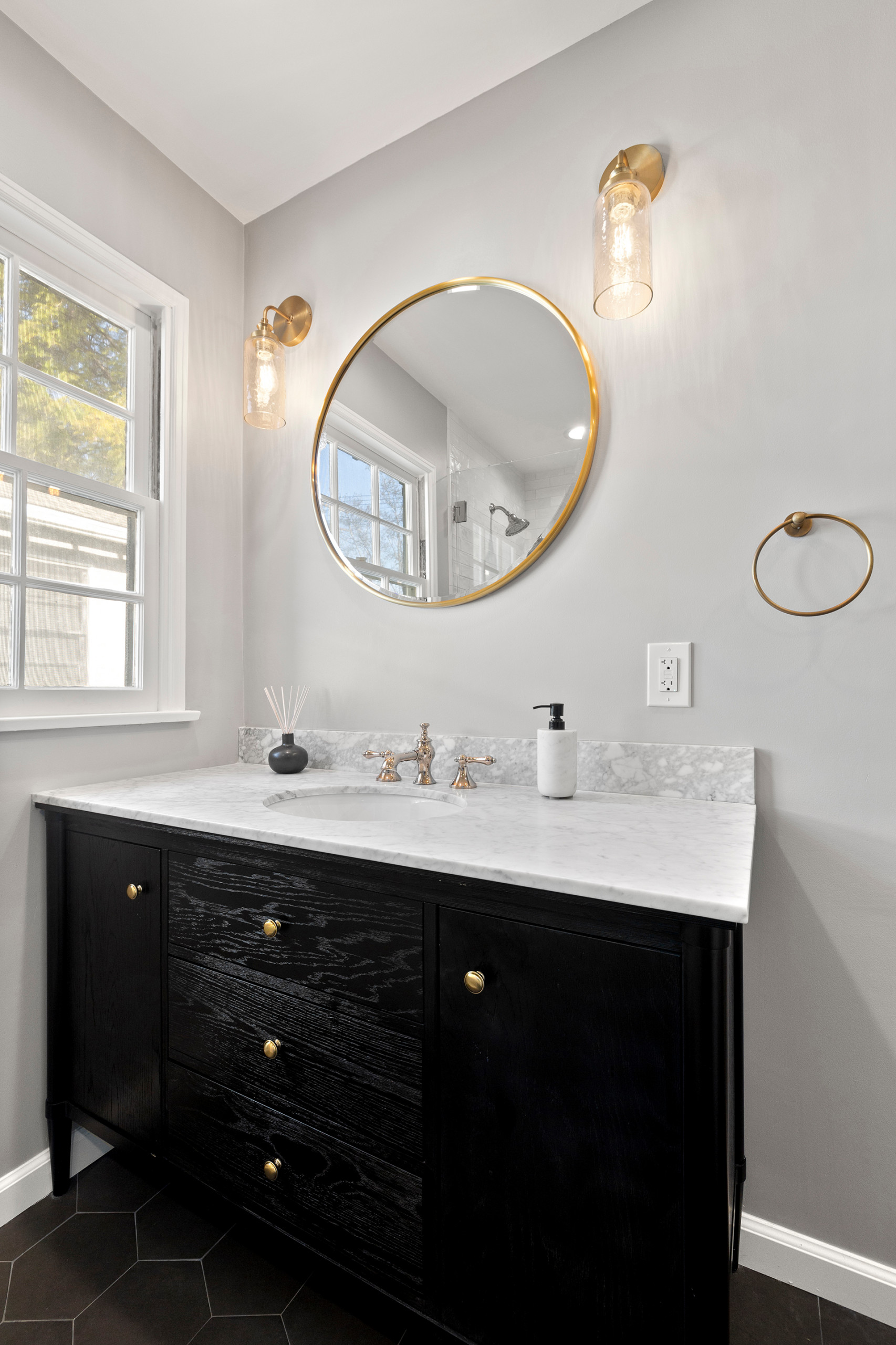 Pasadena, CA / Complete Bathroom Remodel