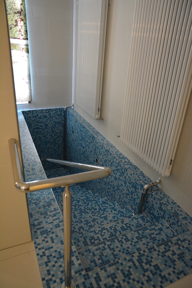 Contemporary bathroom in Hamburg.