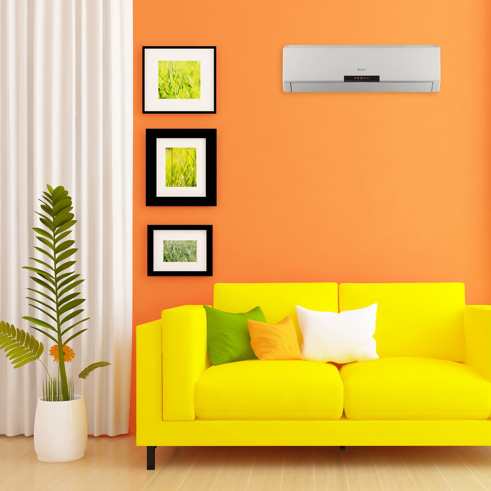 Minimalist living room photo in Miami