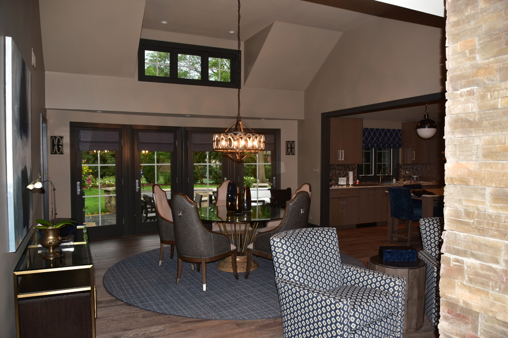 Dining room - dining room idea in Chicago