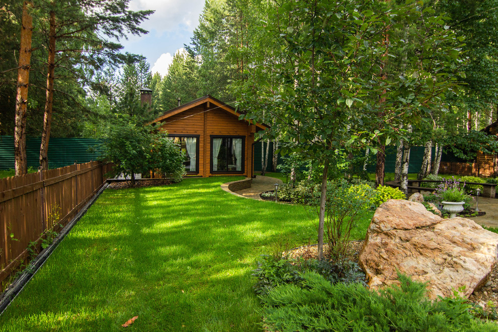 У леса на опушке