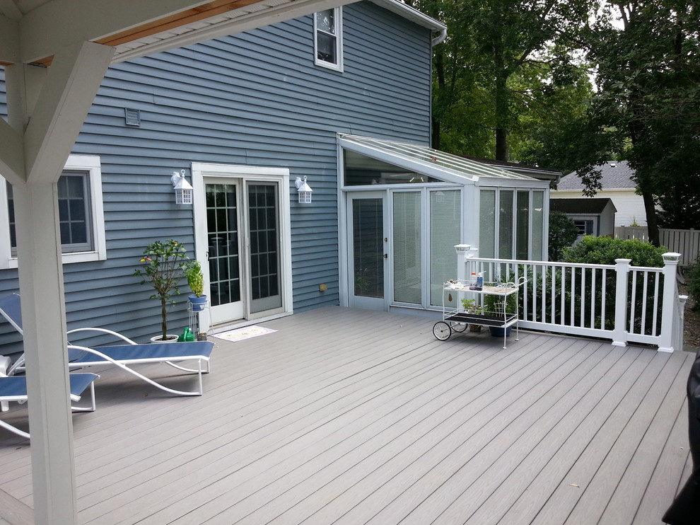 Design ideas for a large modern backyard deck in New York.