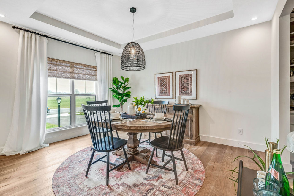 Howard Farms - Farmhouse - Dining Room - Columbus - by Amber Malloy
