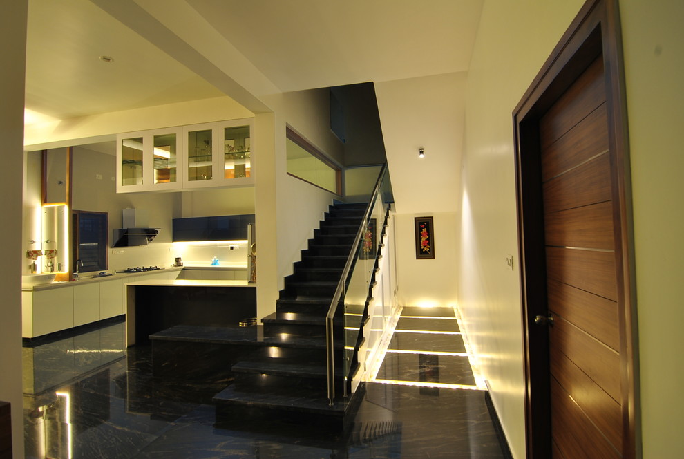 Inspiration for a modern entryway in Bengaluru.