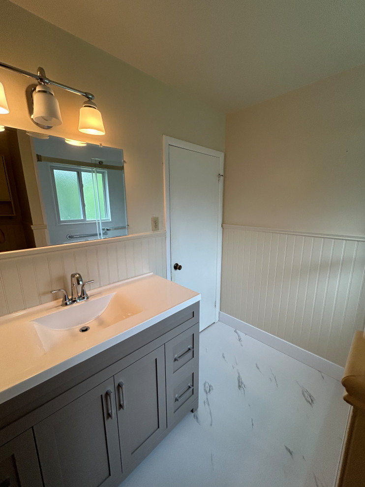 Wadsworth - Traditional Bathroom Remodel - London, ON