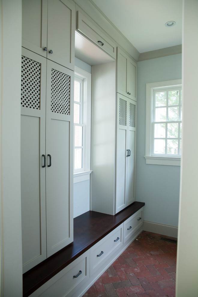 Transitional home design photo in Atlanta