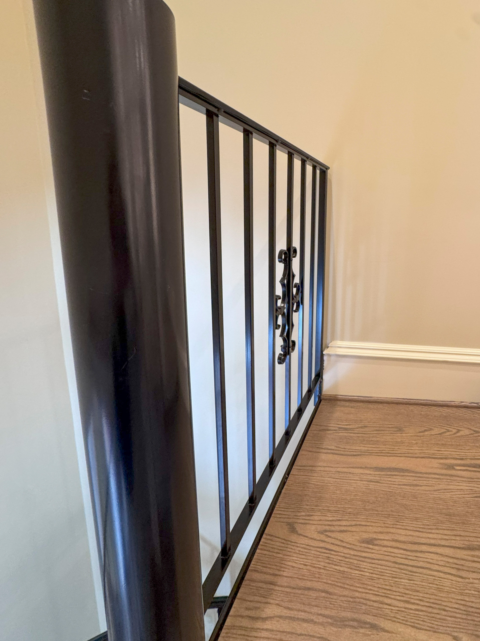 135_Vibrant Staircase with Touch of Historic Grandeur, Great Falls, VA 22066