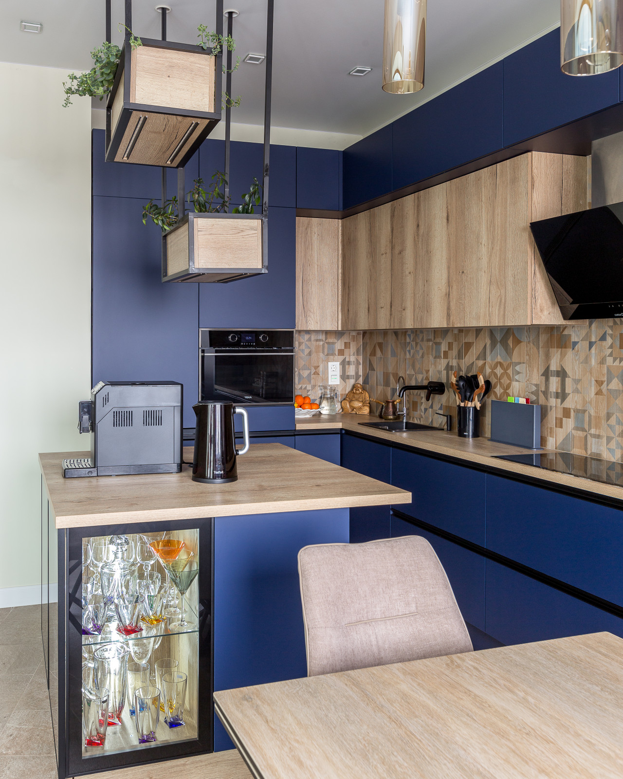 Кухня-гостиная с островом в ЖК Маяк