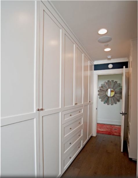 Photo of a transitional storage and wardrobe in Los Angeles.