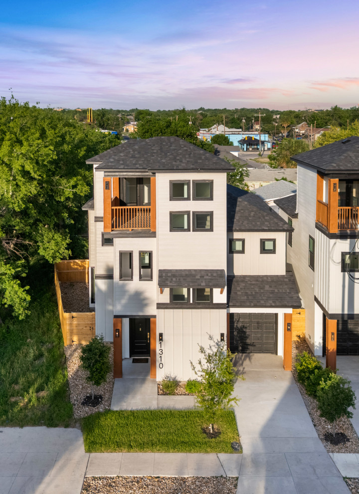 1310 S Mesquite