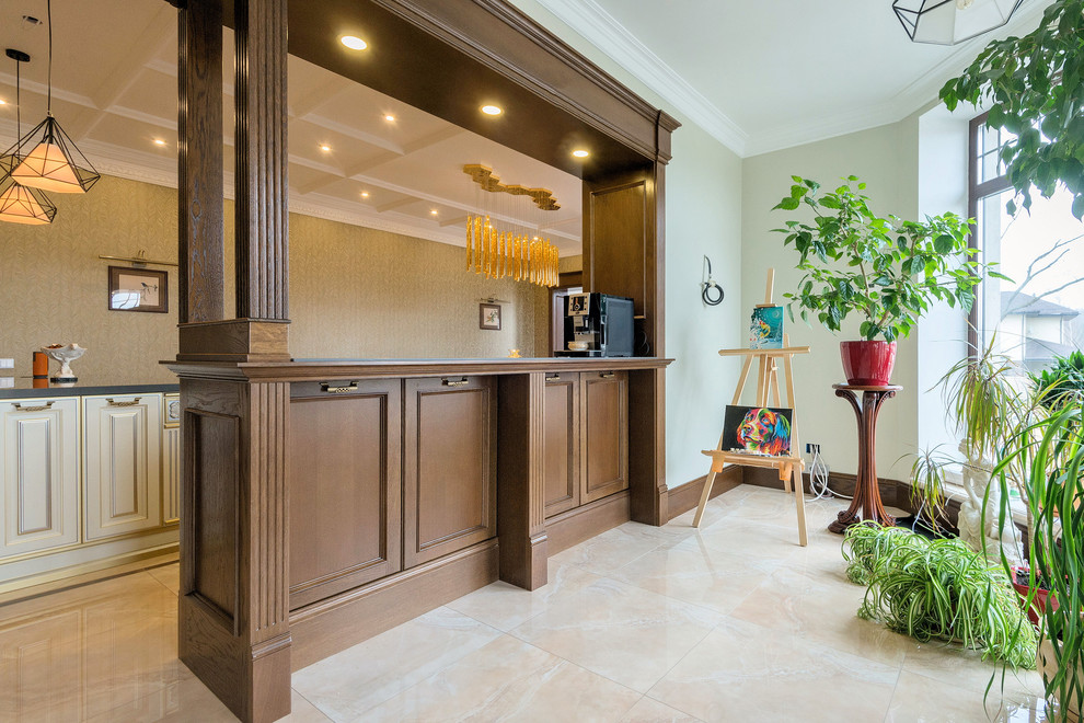 Мебель предметы интерьера в загородном доме.