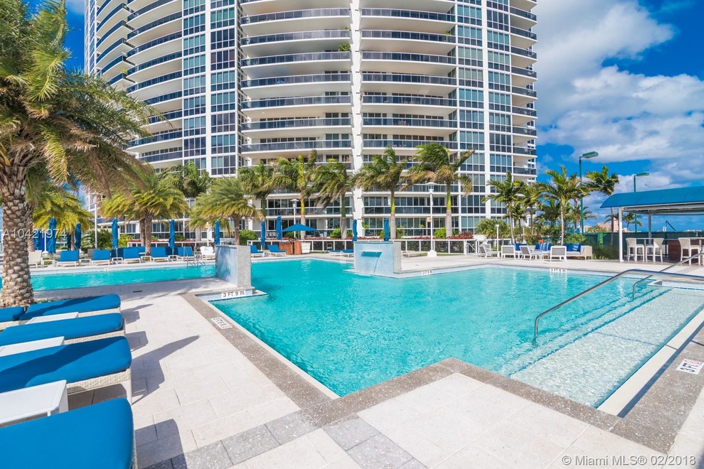 THE EXPERIENCE - MURANO GRANDE AT PORTOFINO - Pool - Miami | Houzz