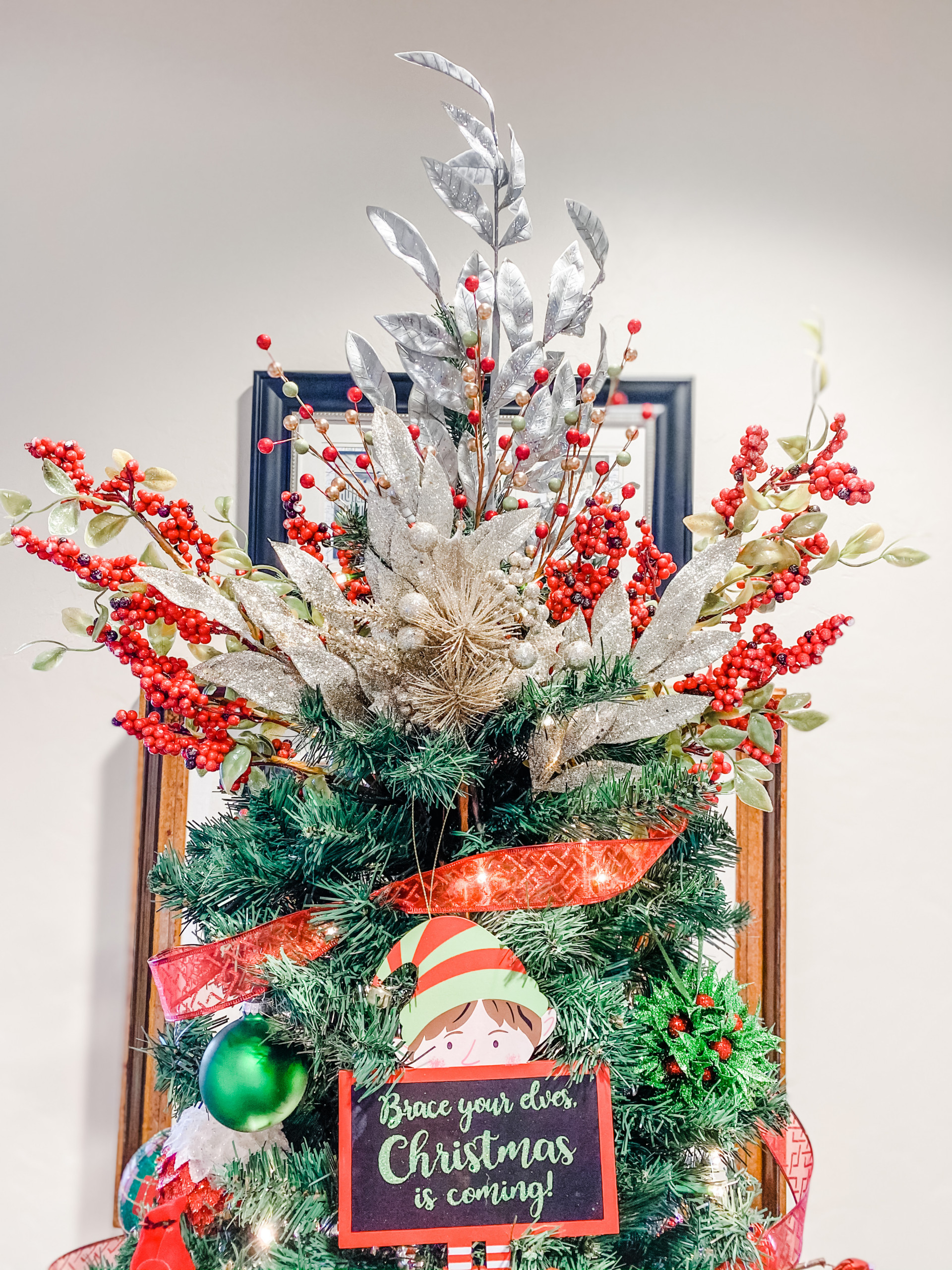Tomlinson Farmer's Insurance Christmas Decor