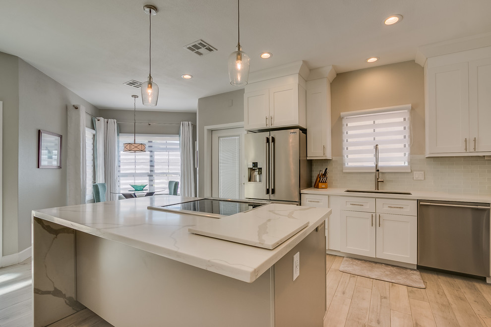 Transitional kitchen photo in Phoenix