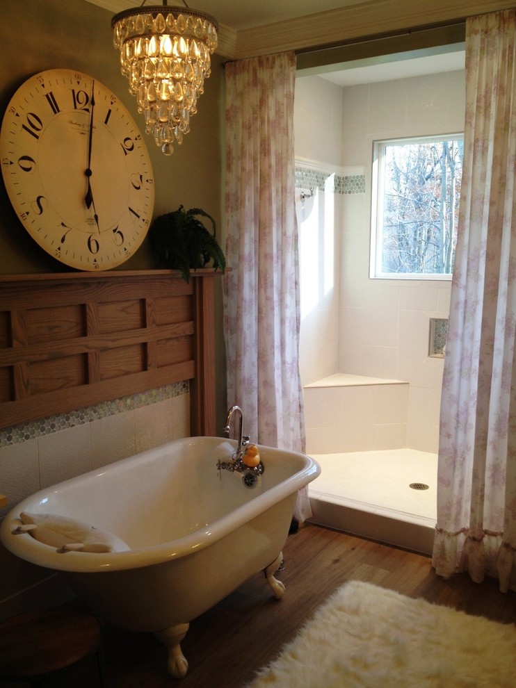 Design ideas for an eclectic bathroom in Cleveland.