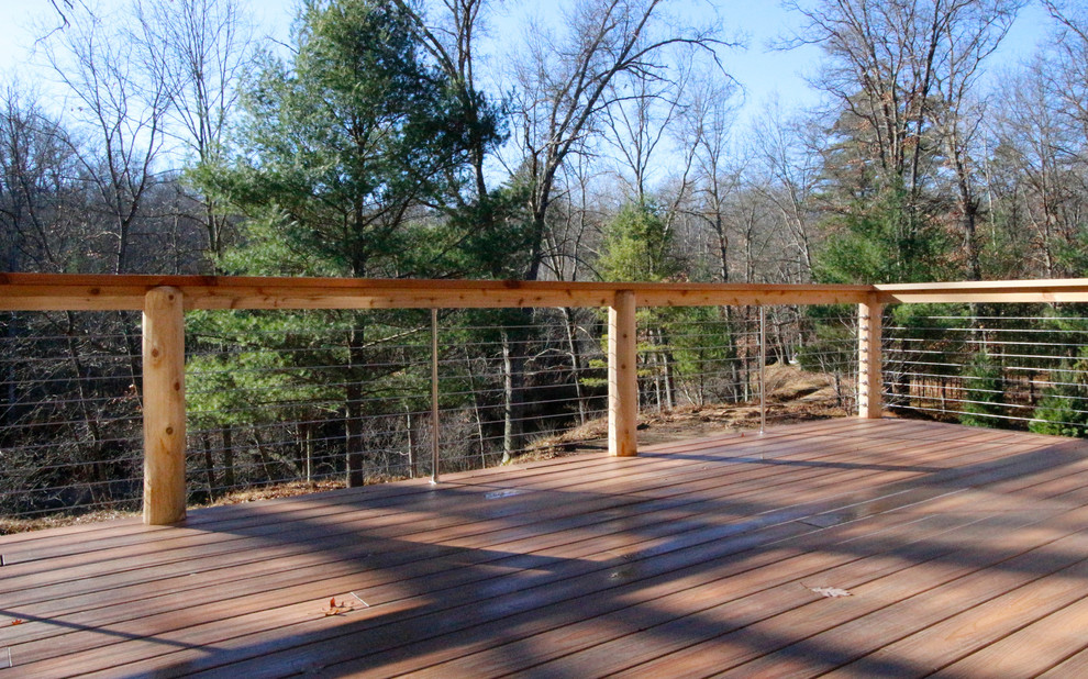 Mountain style deck photo in Grand Rapids