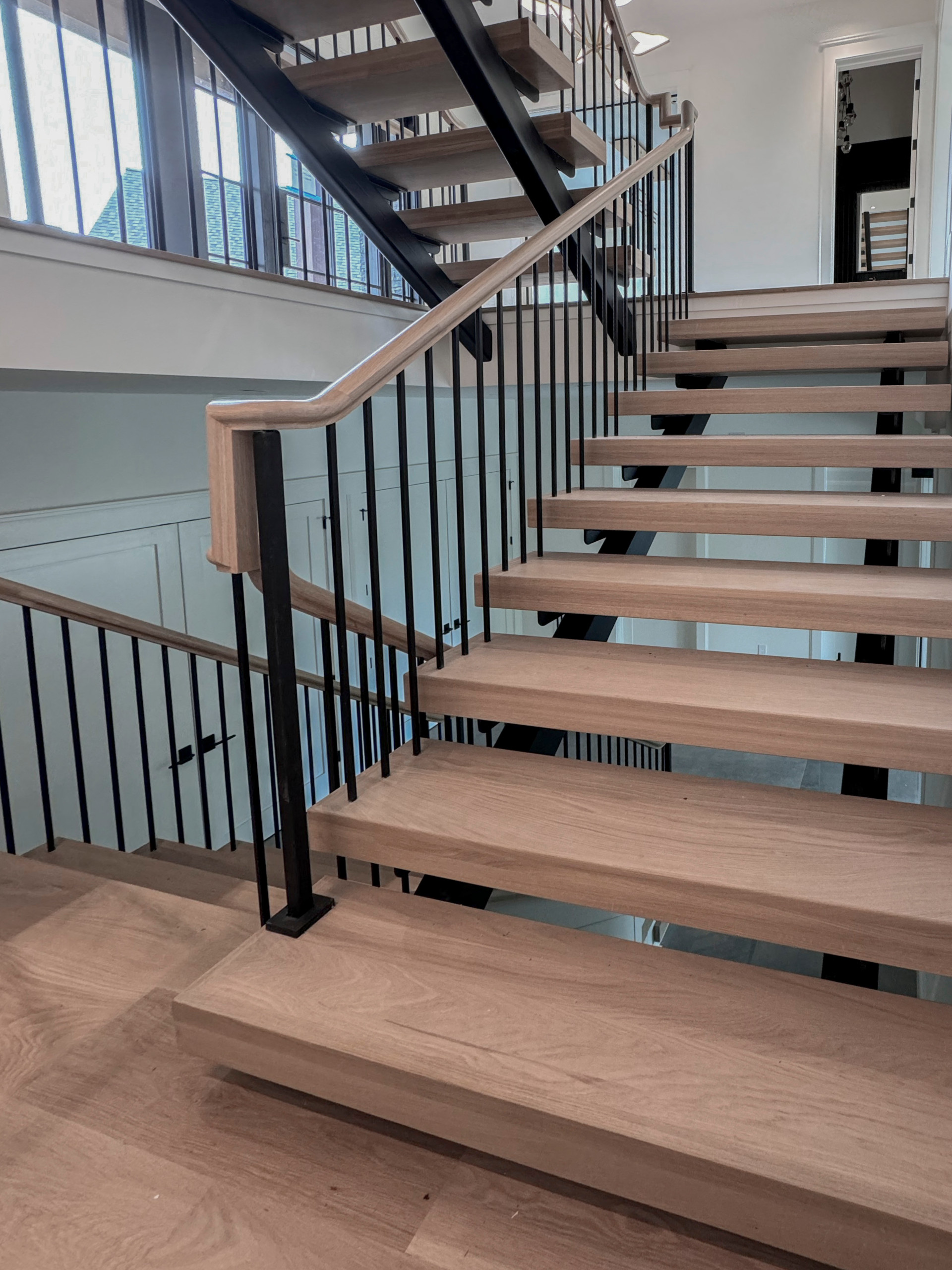 122_Modern Steel & Wood Floating Staircase, Arlington VA 22207