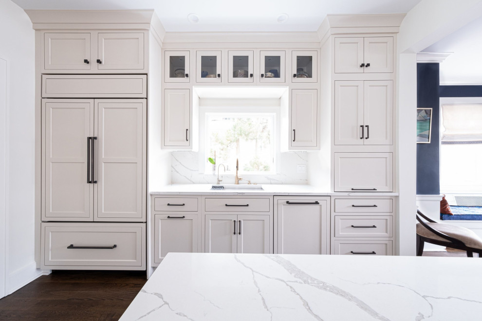 Design ideas for a mid-sized transitional kitchen in New York.