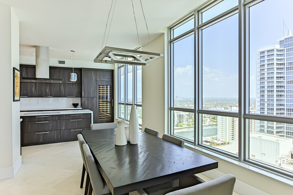 Home design - transitional home design idea in Miami