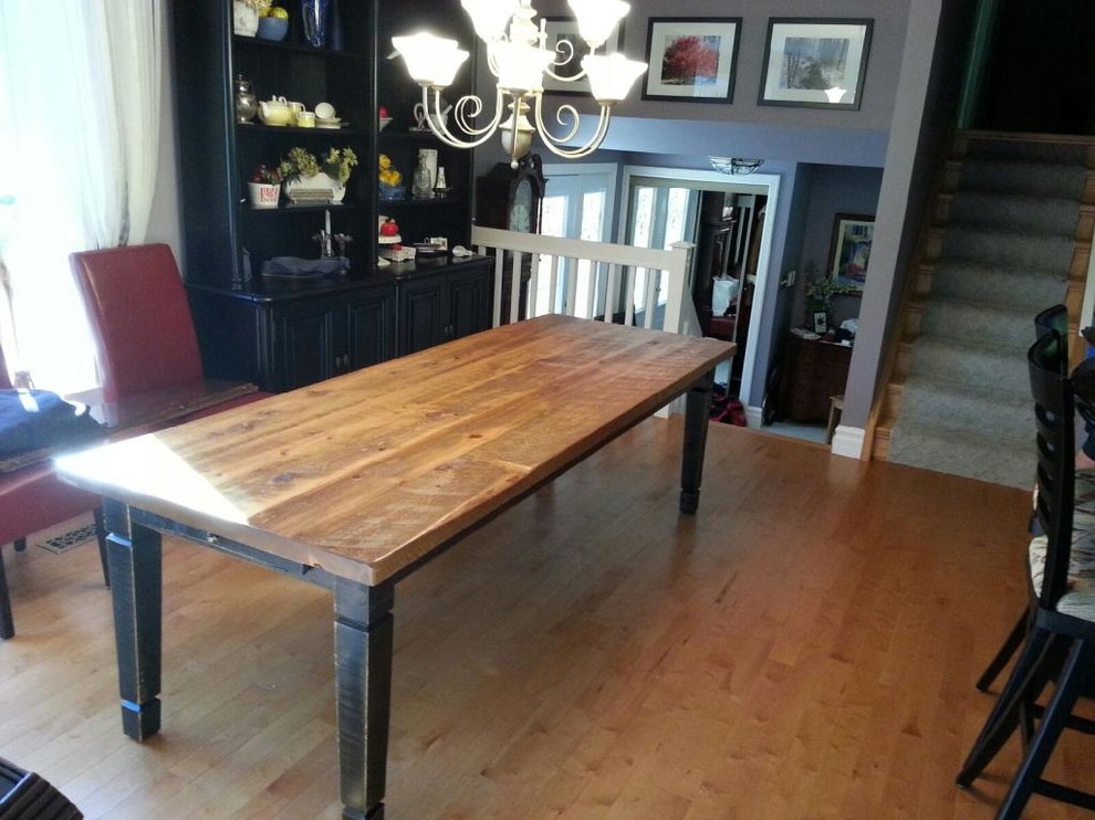 Home design - rustic home design idea in Toronto