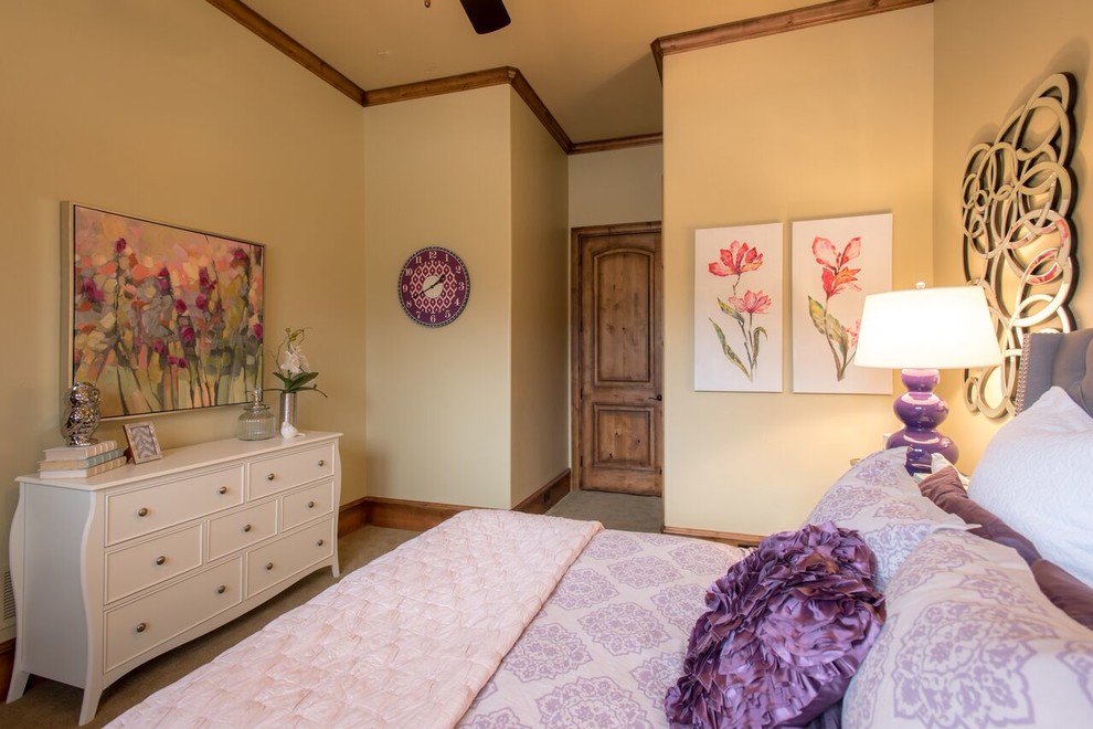 Design ideas for a mid-sized transitional bedroom in Dallas with purple walls and carpet.