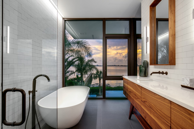 SeaThru modern-badezimmer