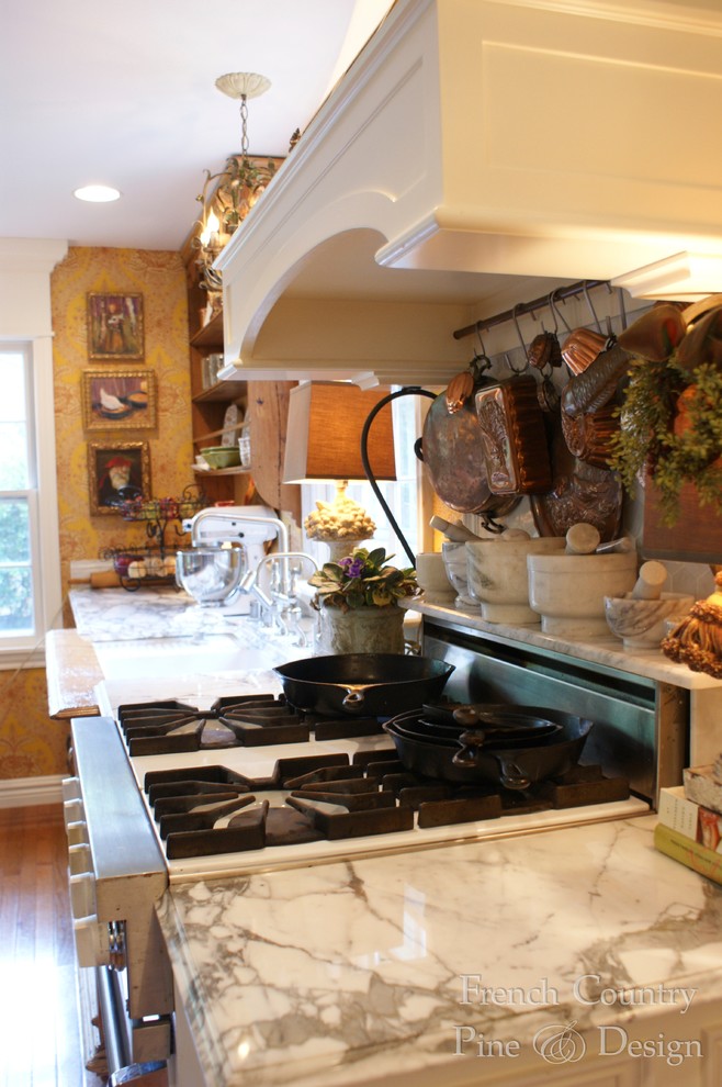 Photo of a country kitchen in Milwaukee.