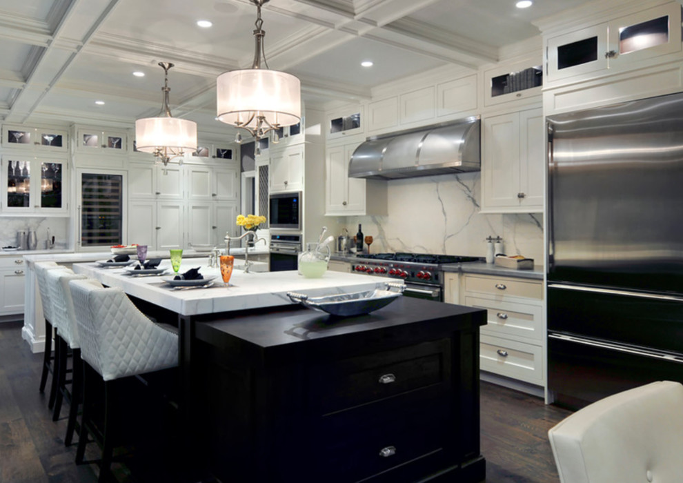 Kitchen - transitional kitchen idea in New York