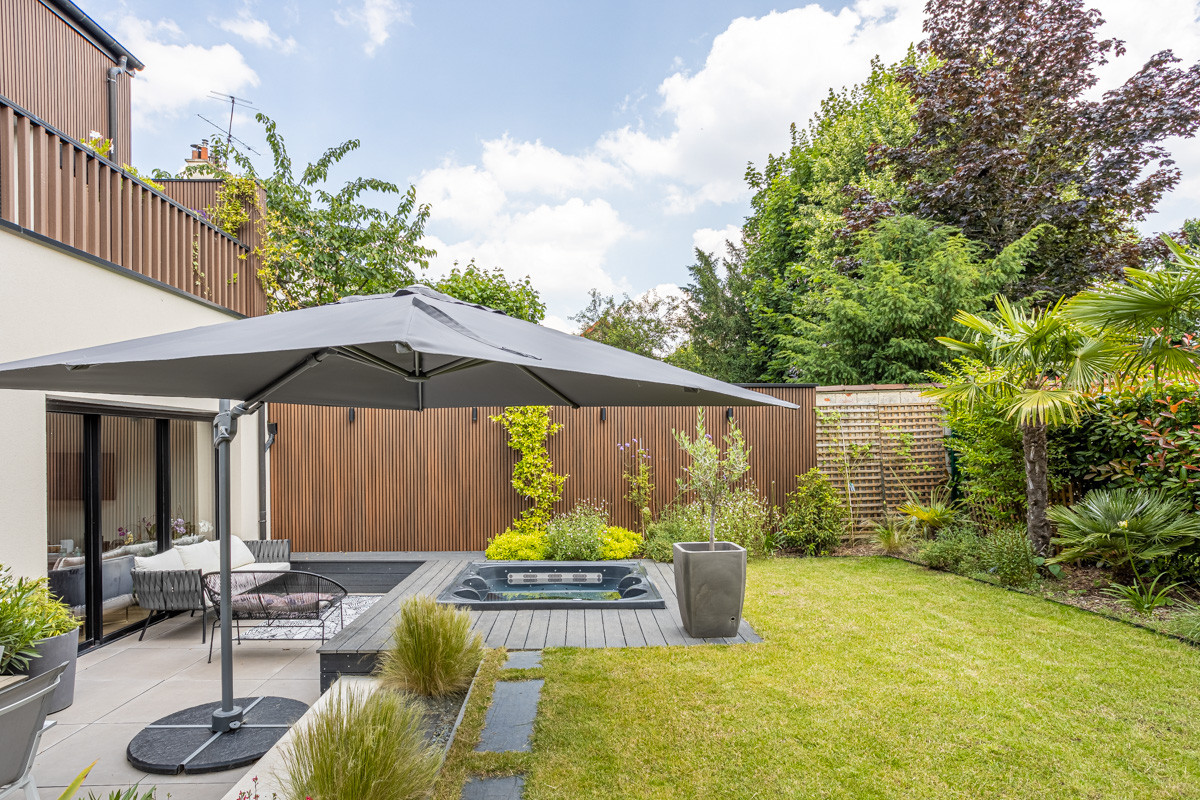 Aménagement d'un jardin avec jacuzzi