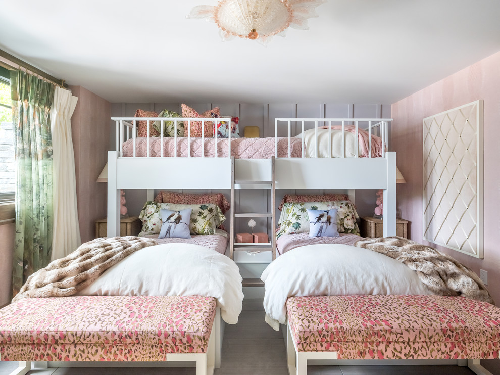 Inspiration for a small eclectic kids' bedroom for kids 4-10 years old and girls with pink walls, light hardwood floors and white floor.