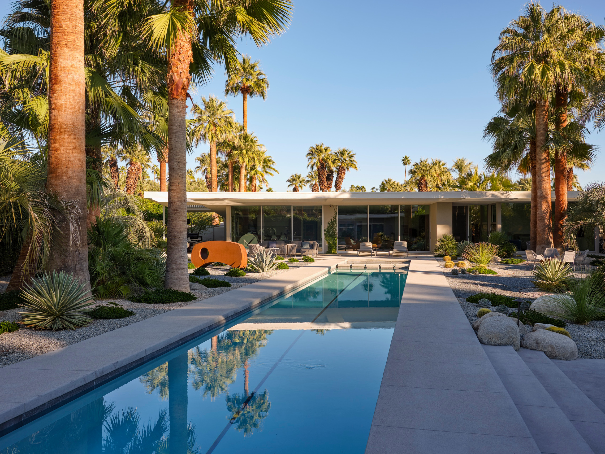 6 великолепных садов фестиваля Palm Springs Modernism Week 2022 | Houzz  Россия