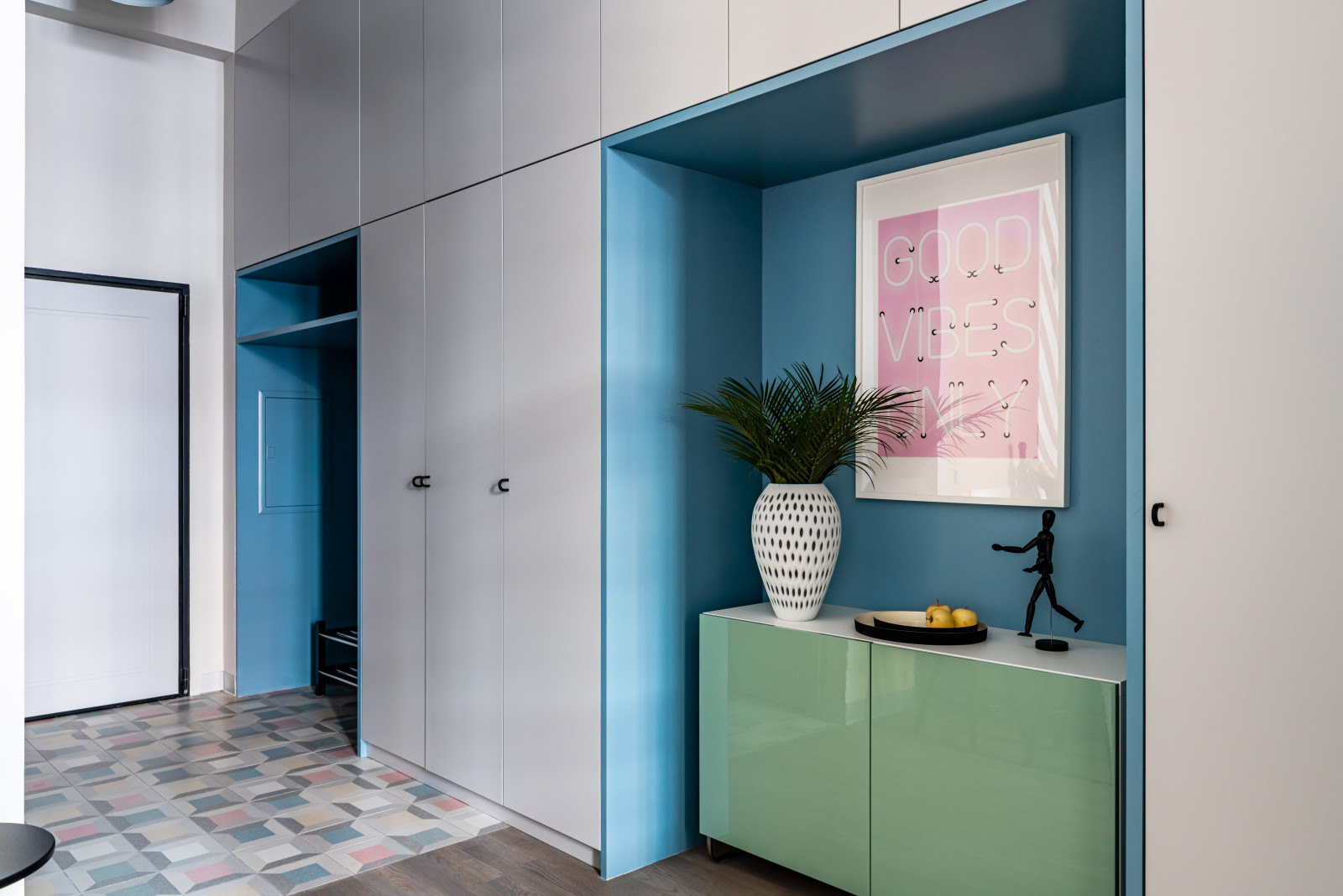 Яркая студия в лофт-комплексе