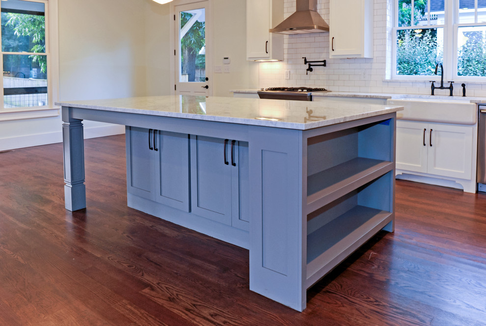 Kitchen - transitional kitchen idea in Atlanta