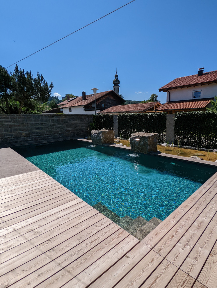 Moderner Pool in München